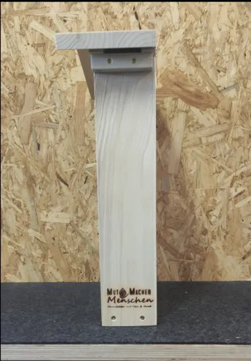 Wildbienenburg "Kleeblatt" seitlich mit MMM-Stempel