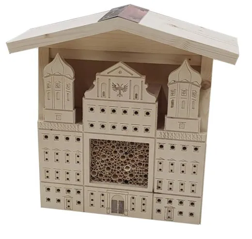 Wildbienenhaus "Rathaus"