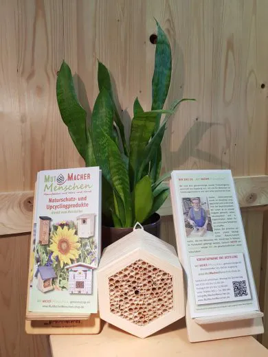 Wildbienenhaus Wabe klein